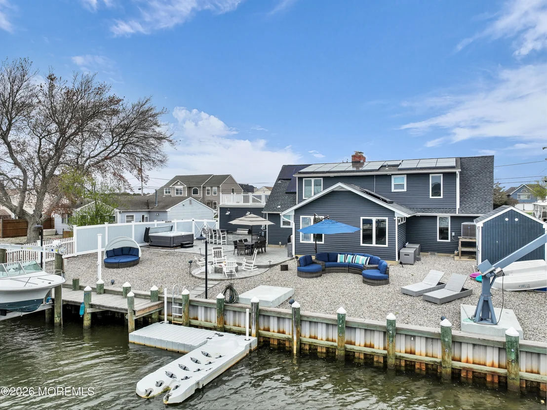 Photo of 933 Montauk Drive