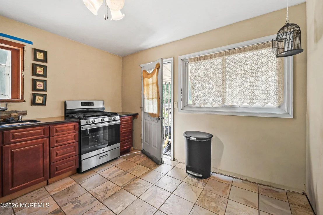 Photo of 317 Edgeview Road