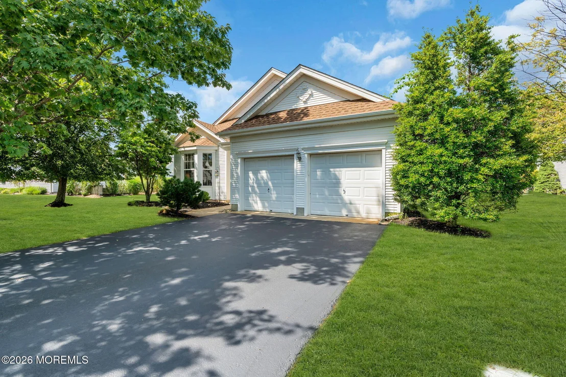 Photo of 2593 Collier Road