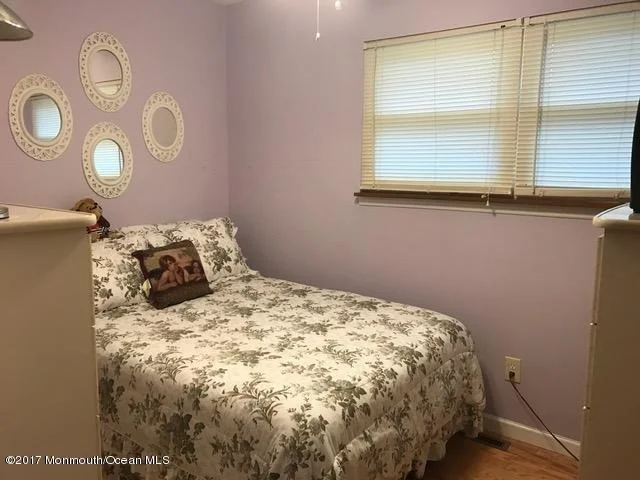 Photo of 450 Applegate Avenue