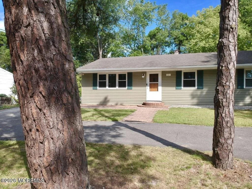 Photo of 321 Cherokee Drive