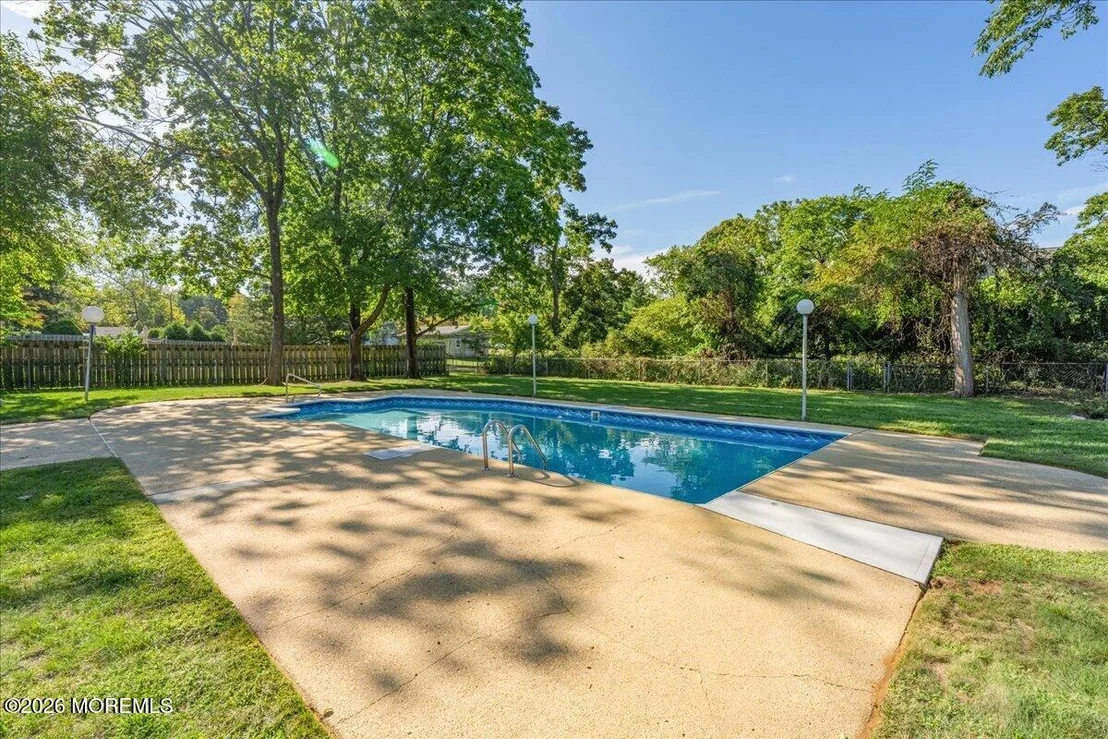 Photo of 5 Colonial Way