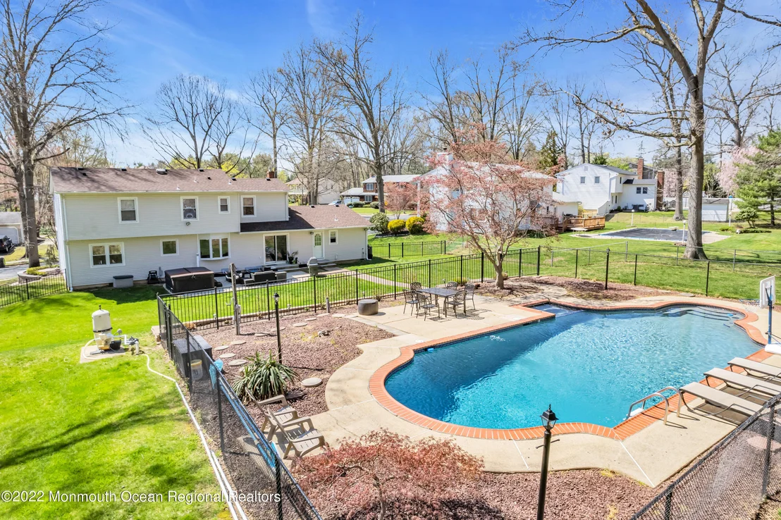 Photo of 7 Algonquin Drive