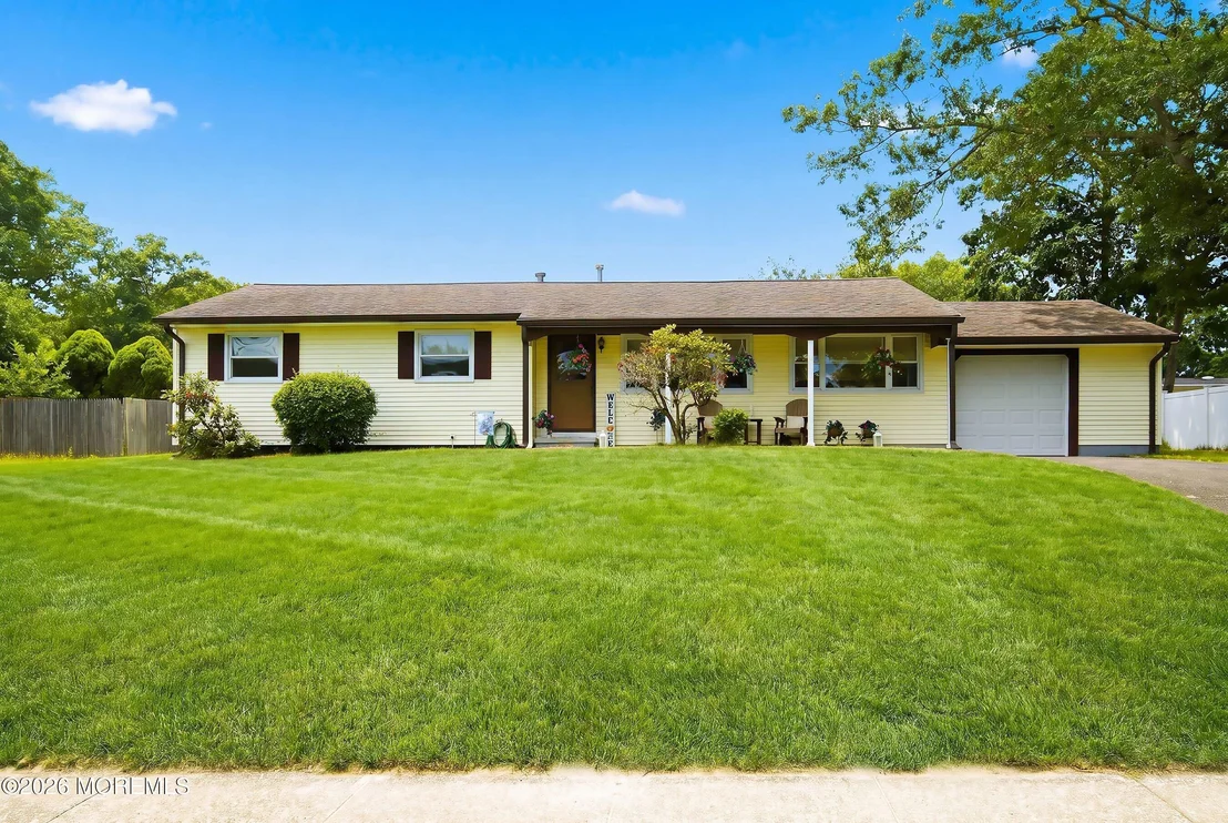 Photo of 1047 Crystal Drive