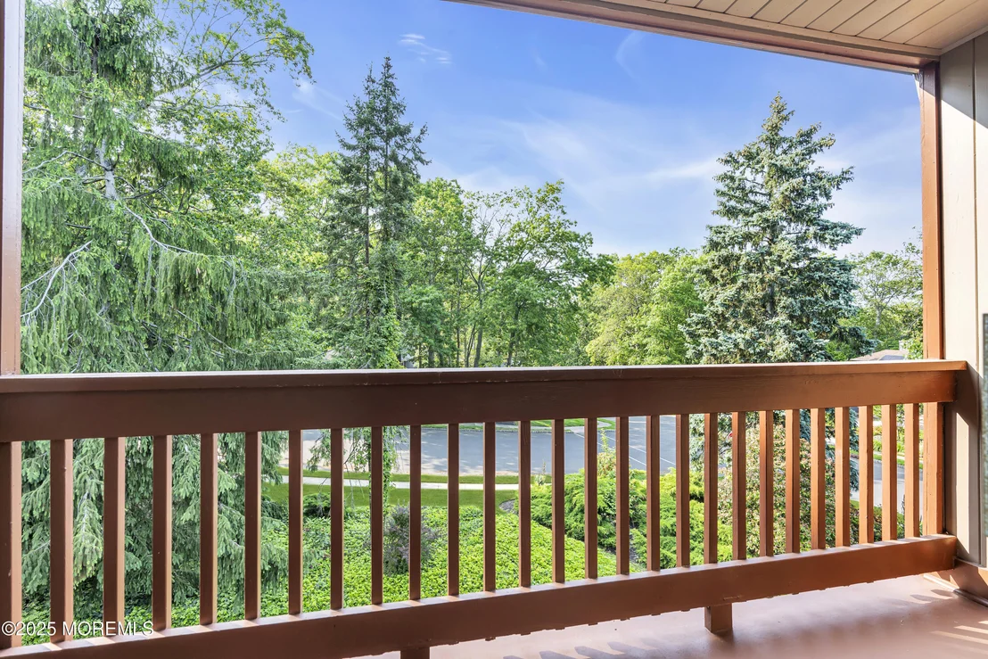 Photo of 635 Winding River Road