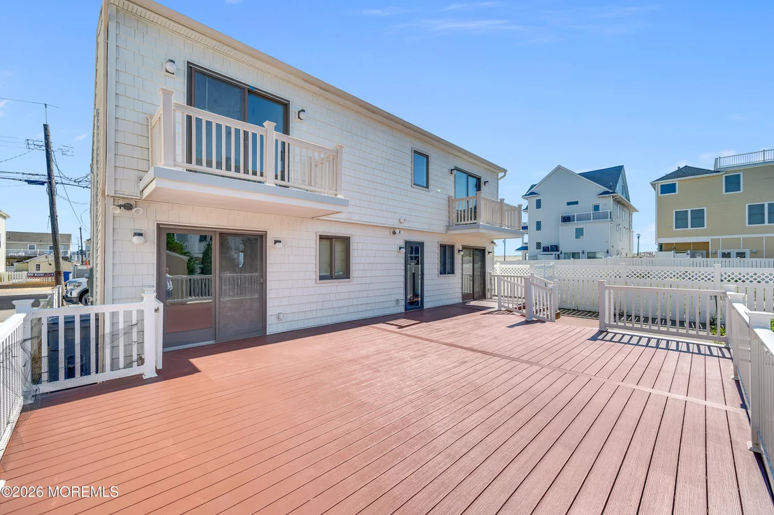 Photo of 3 7th Avenue
