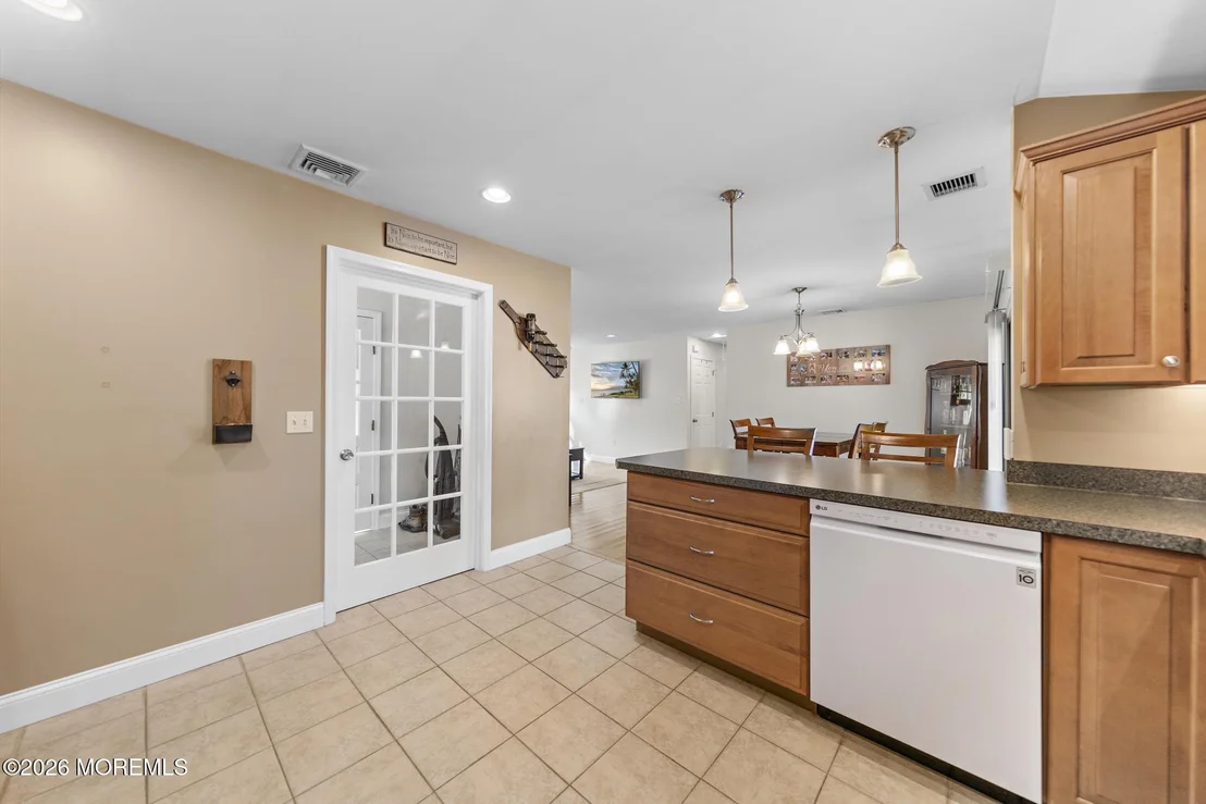 Photo of 211 3rd Avenue