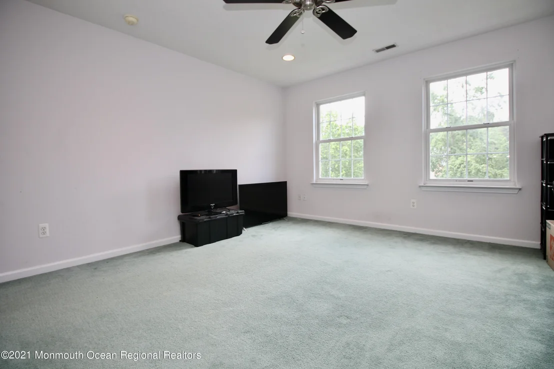 Photo of 20 Cedarview Avenue