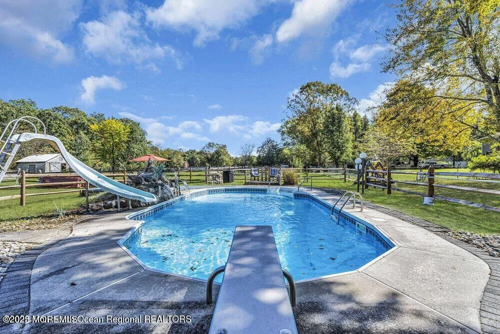 Photo of 541 Frank Applegate Road