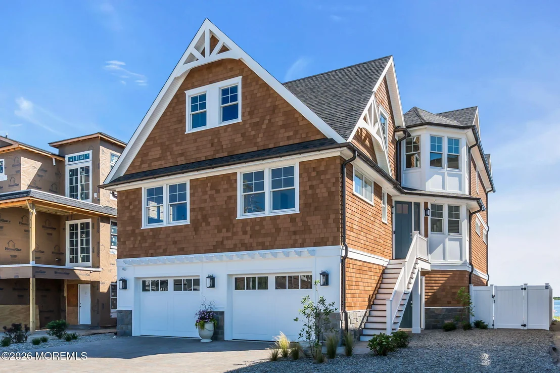 Photo of 153 Pershing Boulevard