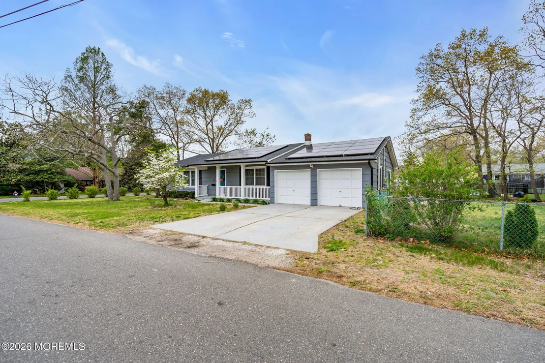 Photo of 300 Linden Avenue