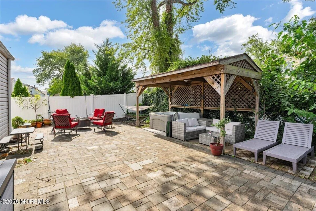 Photo of 48 Cresci Boulevard