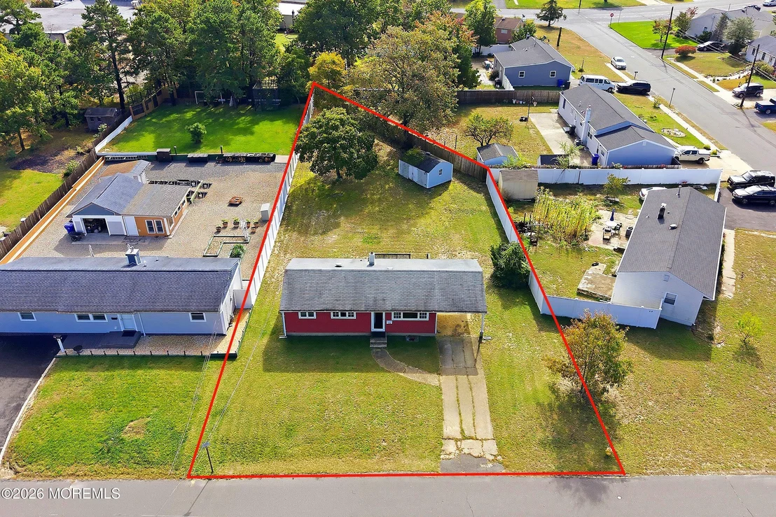 Photo of 84 Lakeland Drive