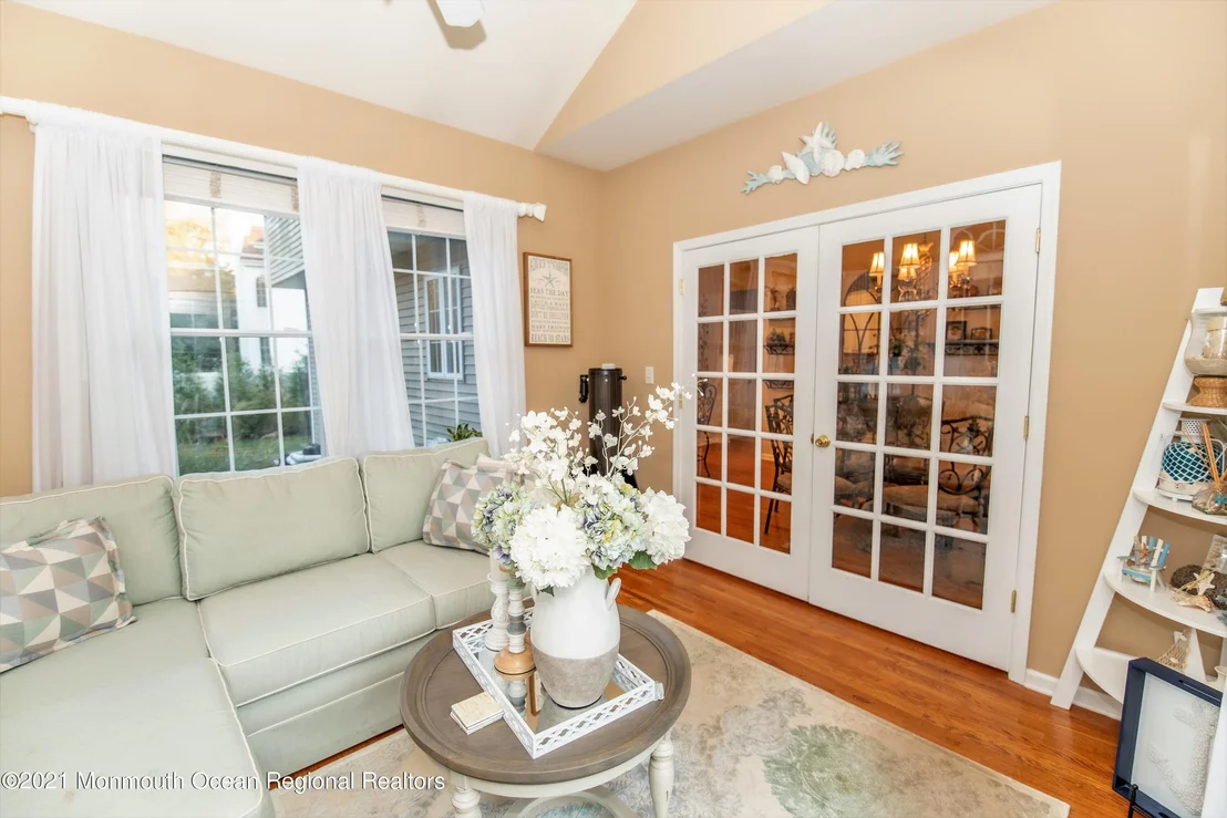 Photo of 607 Windcrest Court