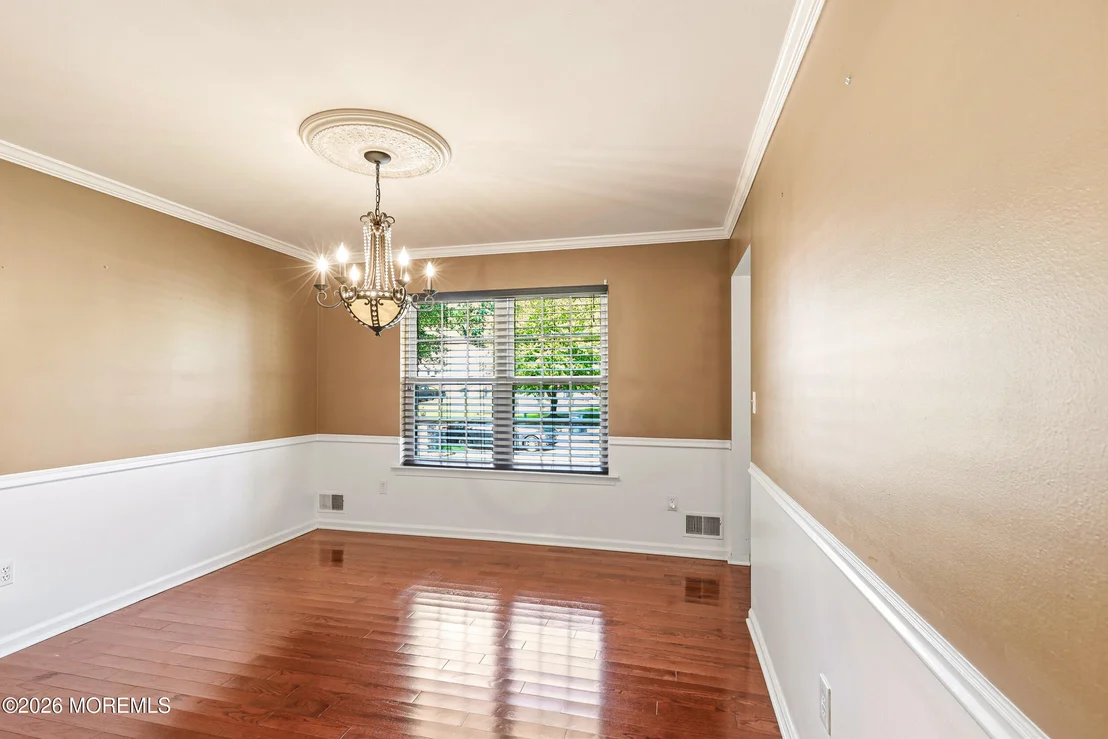Photo of 339 Murray Drive