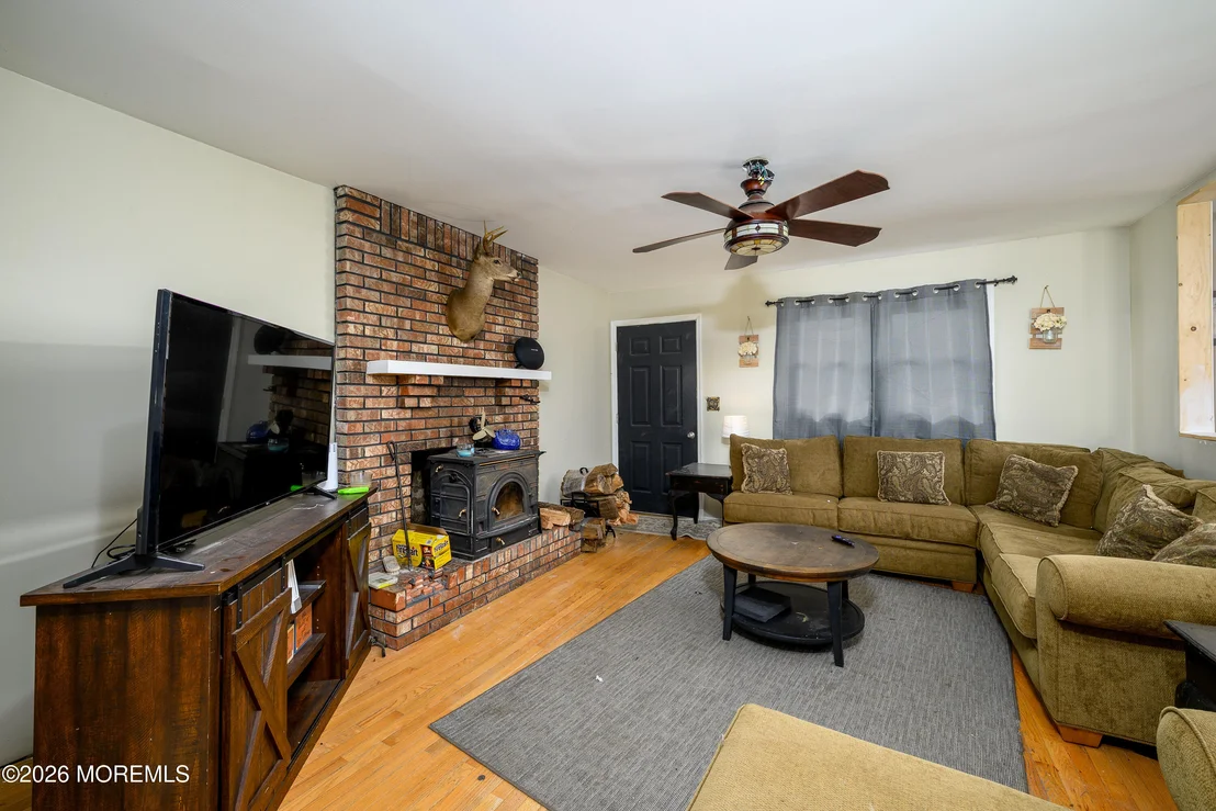 Photo of 2 Lawrence Avenue