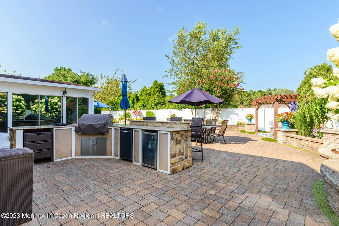 Photo of 74 Oak Knoll Drive