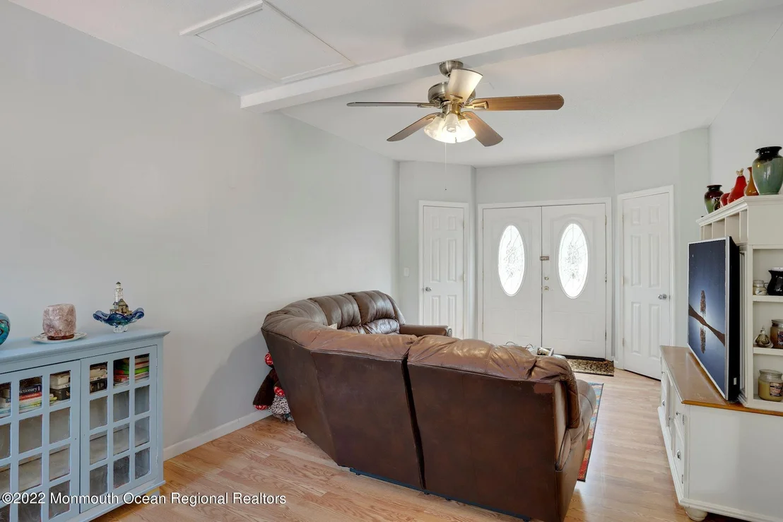 Photo of 2113 W Bangs Avenue