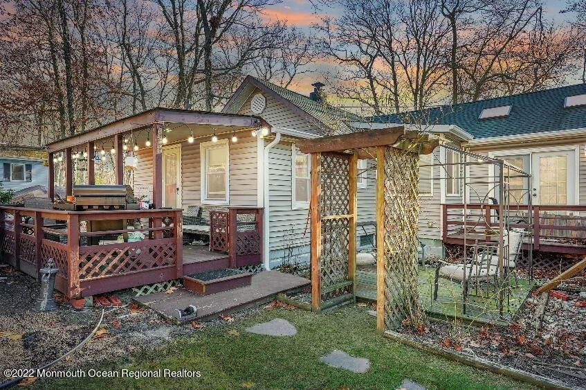 Photo of 33 Van Buren Avenue