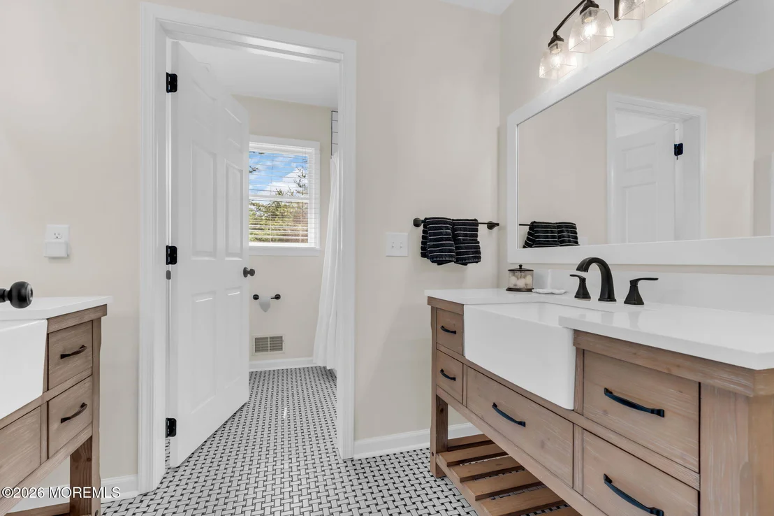 Photo of 2093 Overbrook Drive