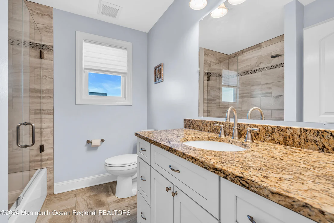 Photo of 106 Saint Lawrence Boulevard