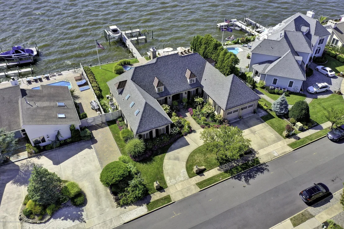 Photo of 207 Pointe Drive