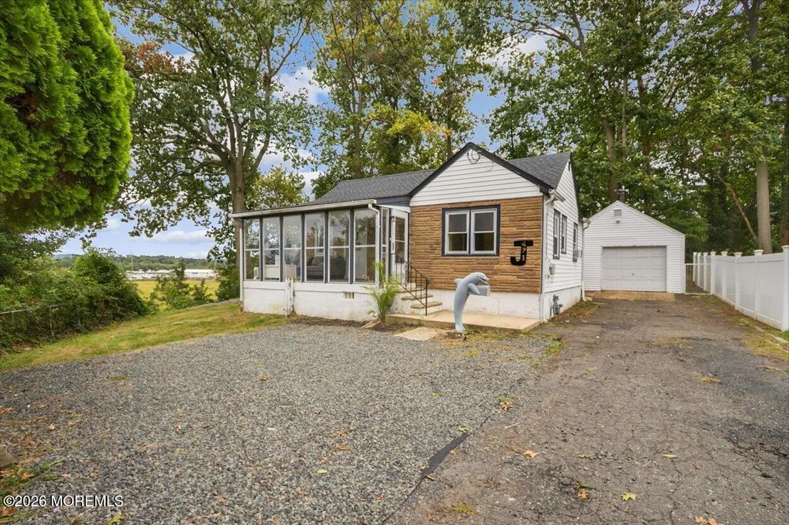 Photo of 471 Beverly Drive