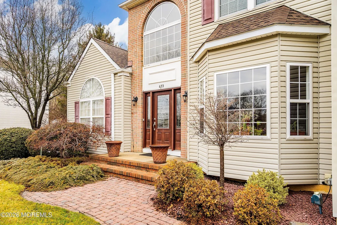 Photo of 433 Meadowood Road