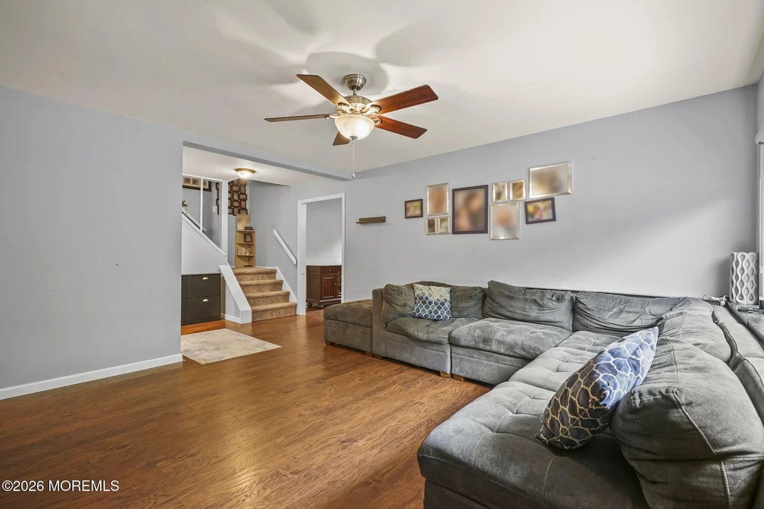 Photo of 335 Middle Road