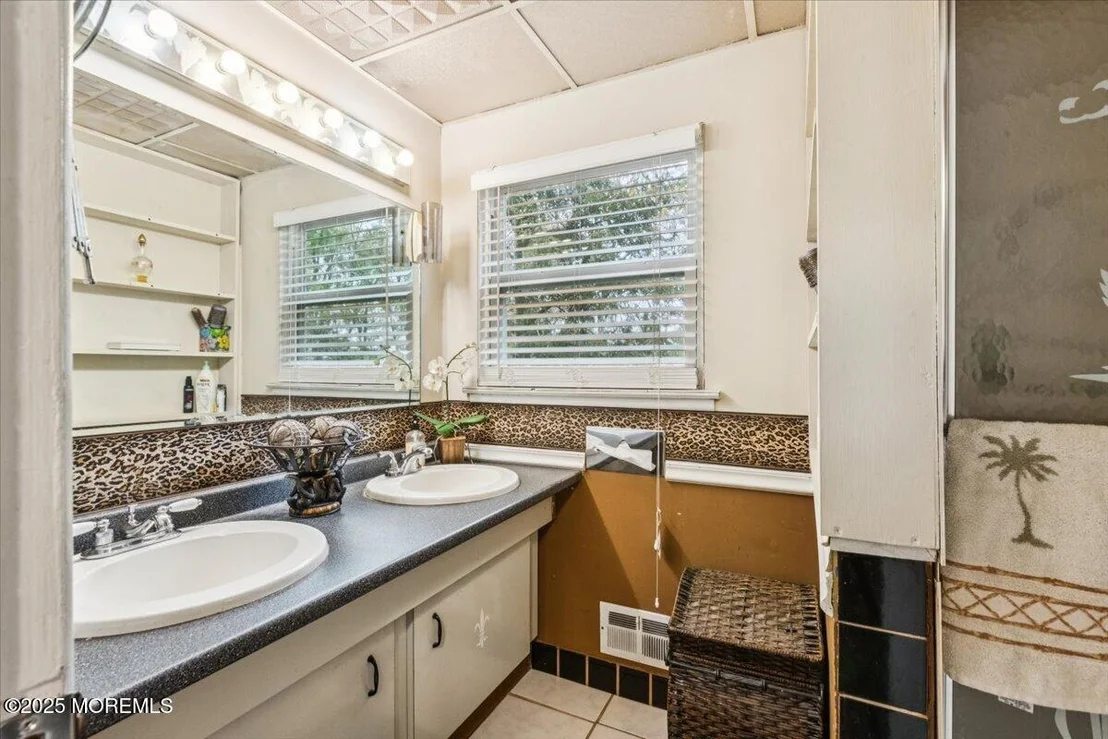 Photo of 8 Hawaii Road