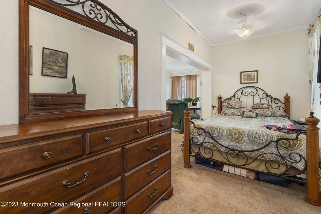 Photo of 57 Pineview Avenue