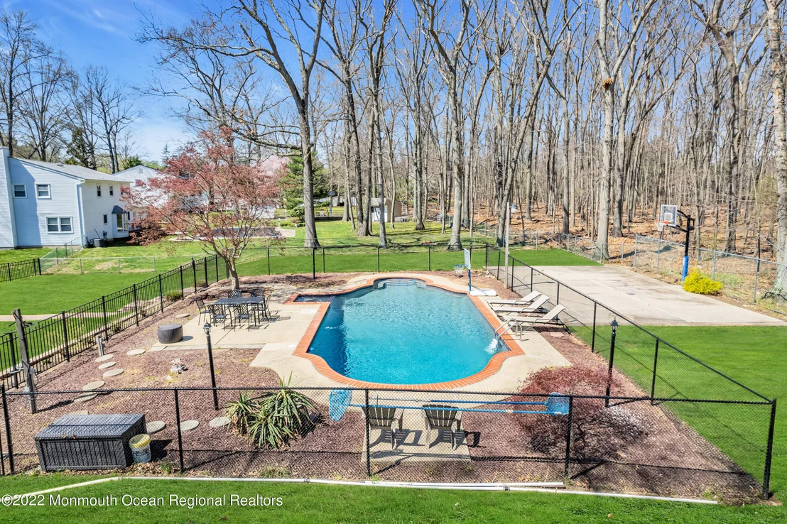 Photo of 7 Algonquin Drive