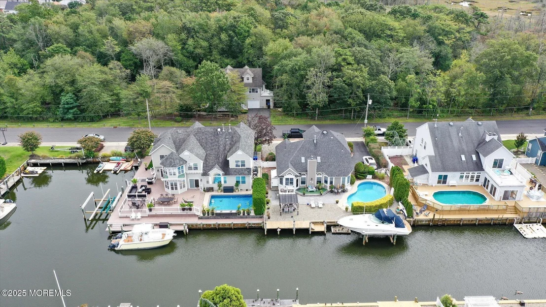 Photo of 7 Cedar Island Drive