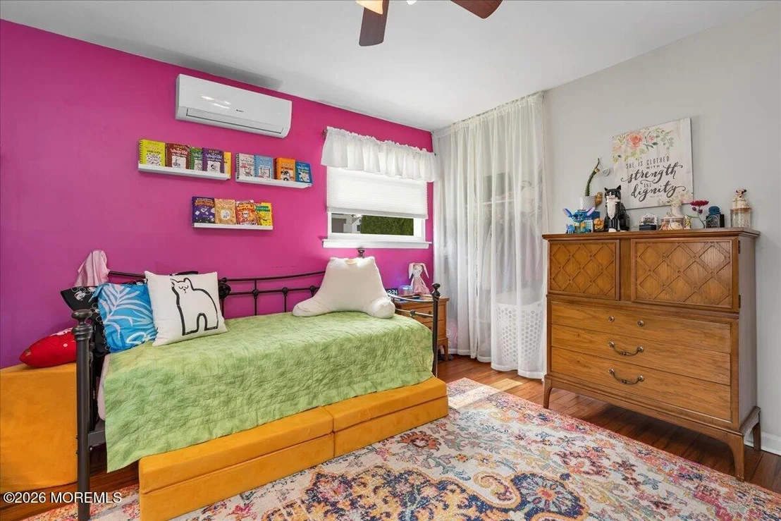 Photo of 48 Cresci Boulevard