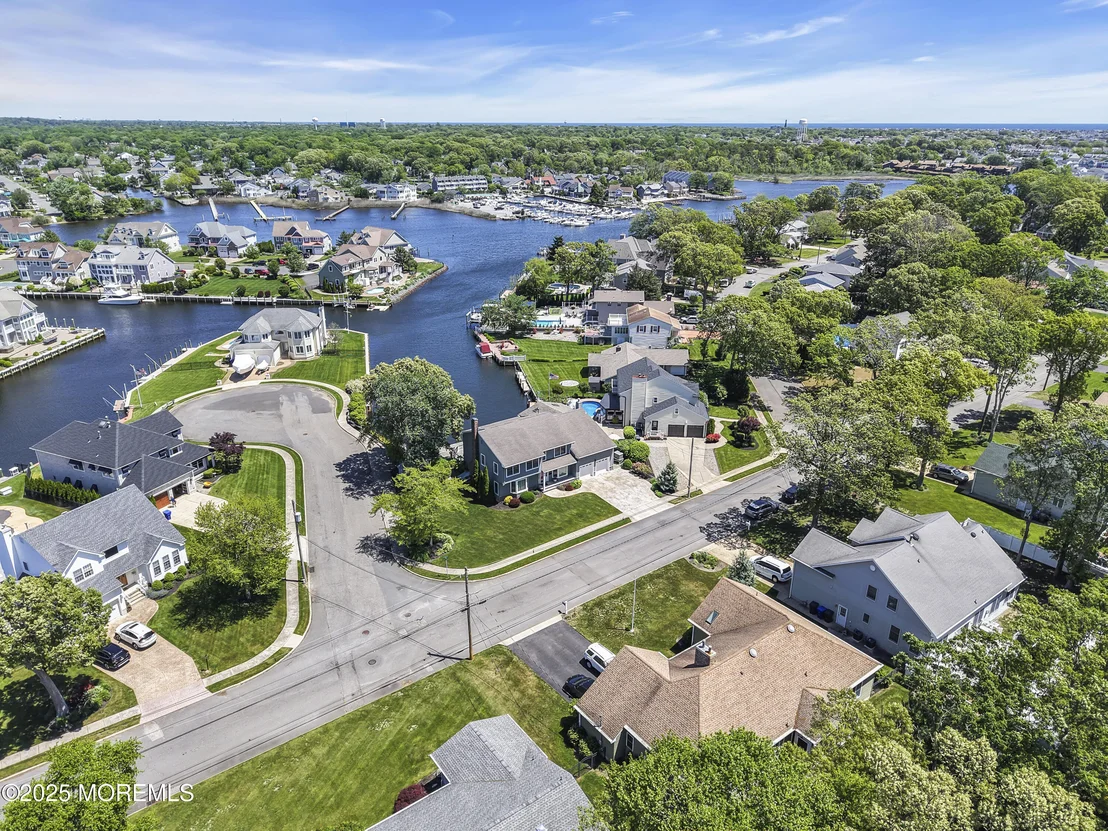 Photo of 560 Midwood Drive