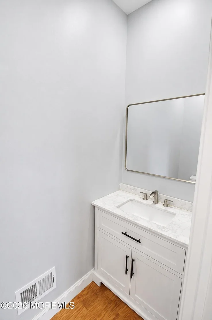 Photo of 427 Central Avenue