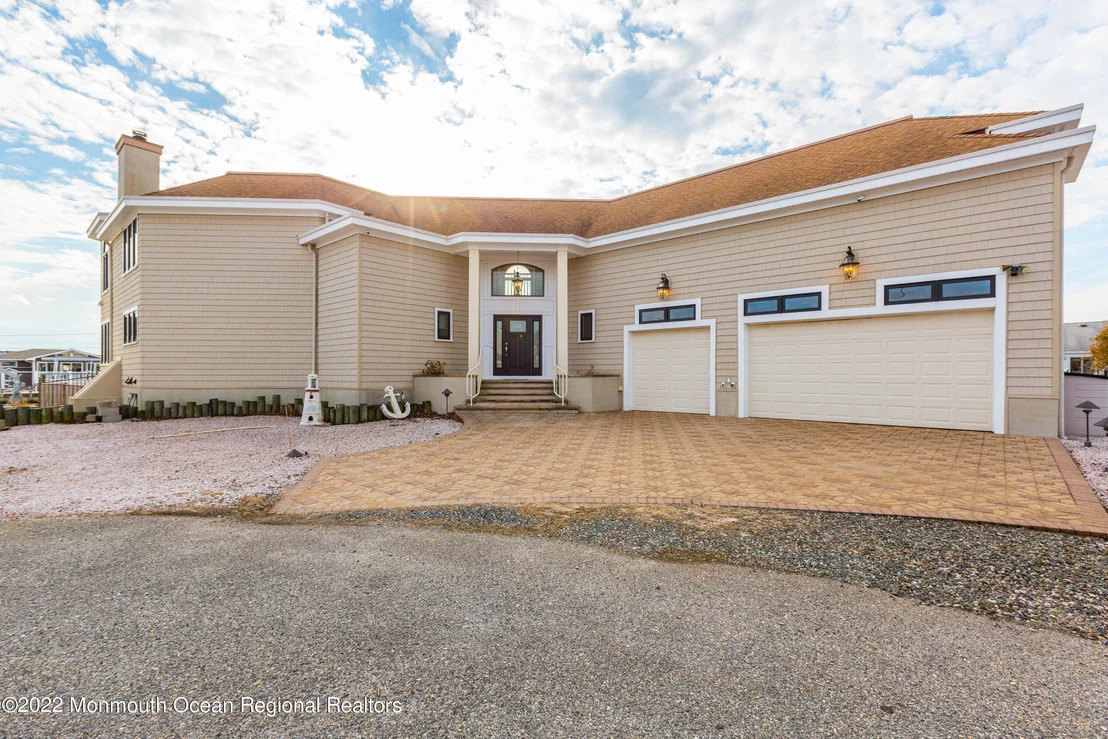 Photo of 1009 Plimsoll Pt