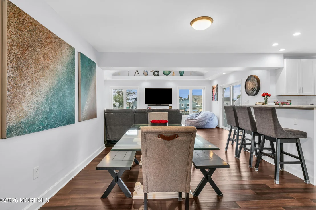 Photo of 933 Montauk Drive