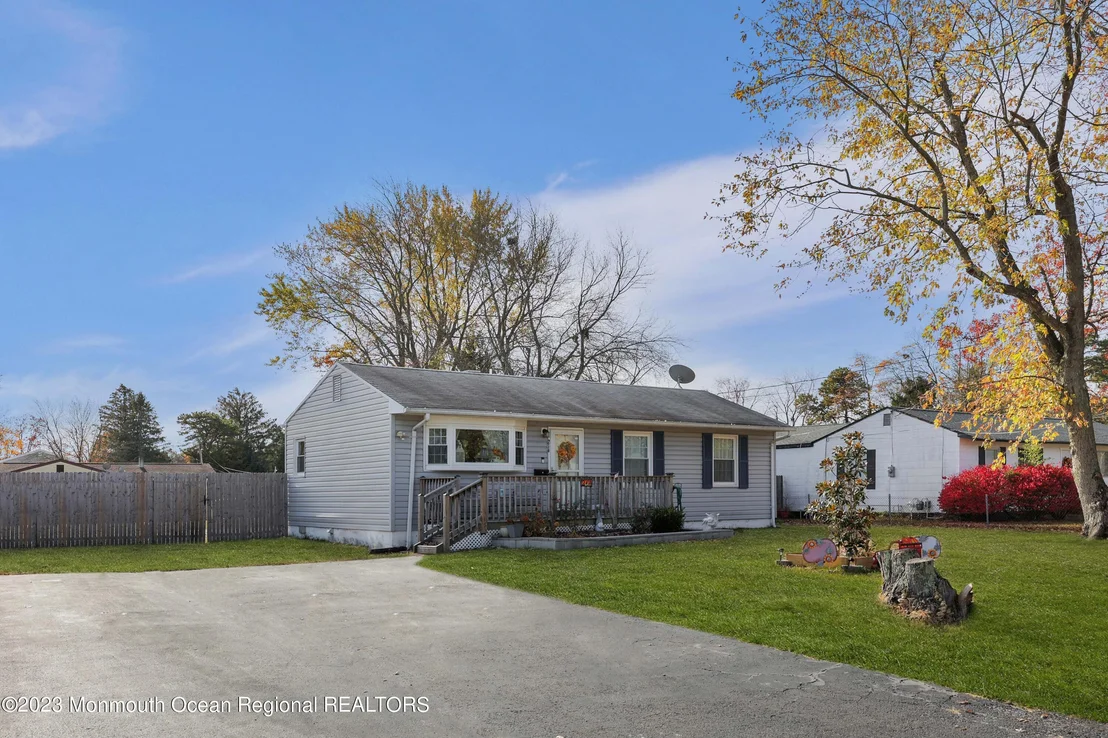 Photo of 214 Orangewood Drive