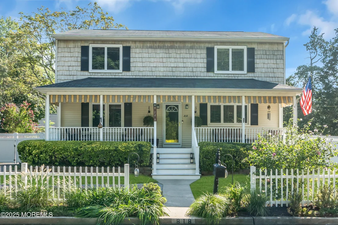 Photo of 818 Arthur Drive