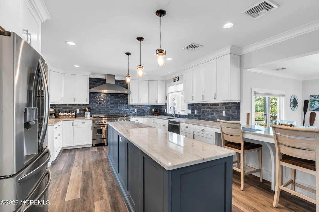 Photo of 237 Bay Shore Drive