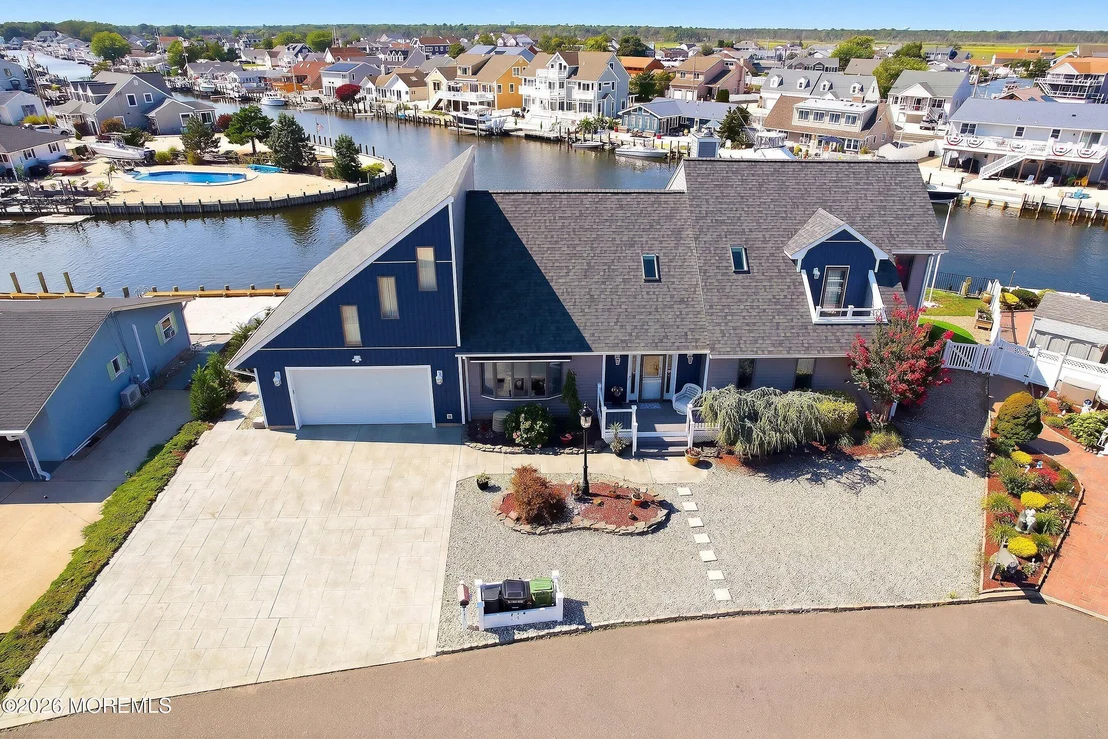 Photo of 819 Forepeak Drive
