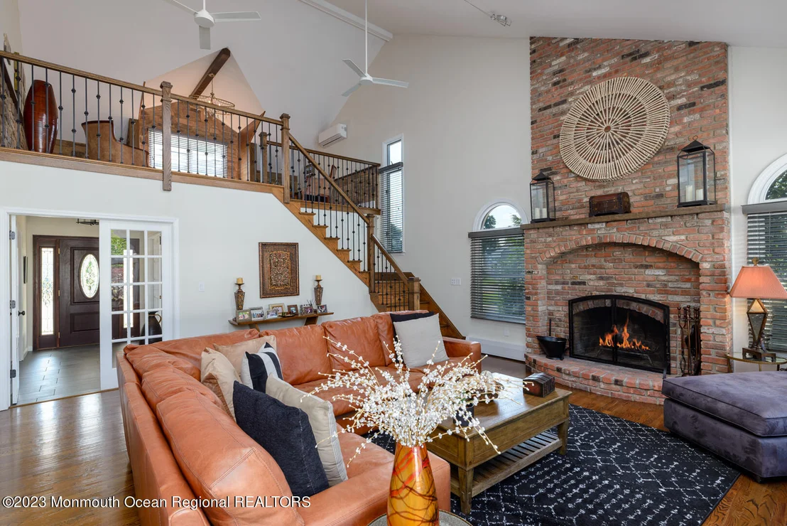Photo of 74 Oak Knoll Drive