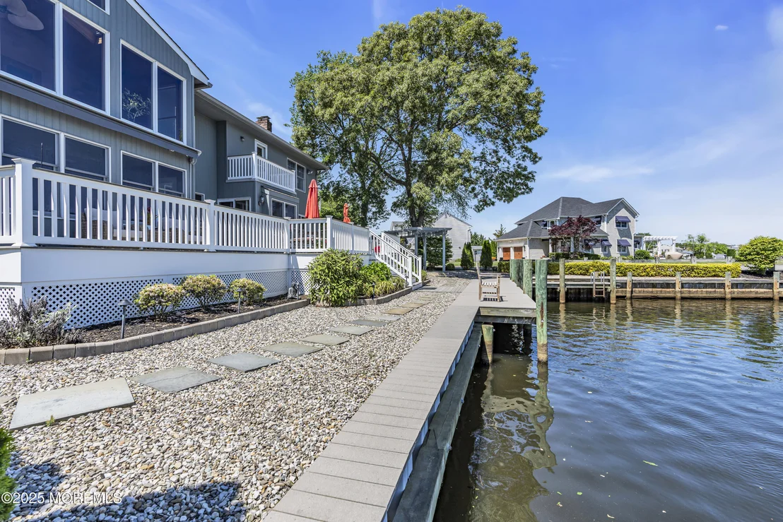 Photo of 560 Midwood Drive