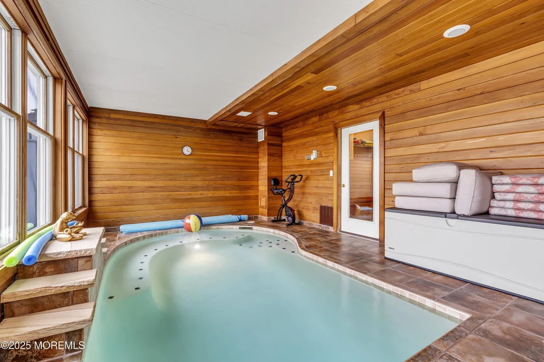 Photo of 560 Midwood Drive
