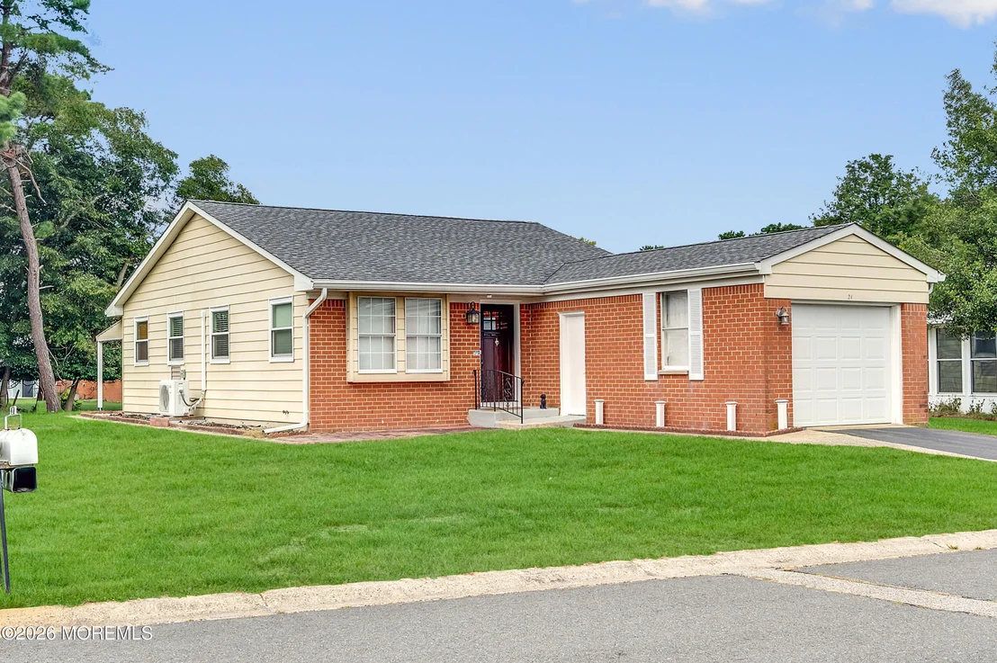 Photo of 21 Hudson Parkway