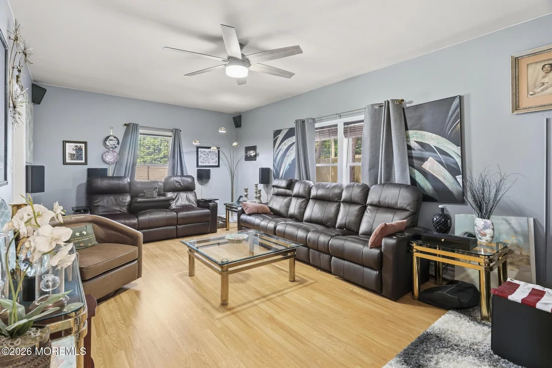 Photo of 711 Tall Oaks Drive