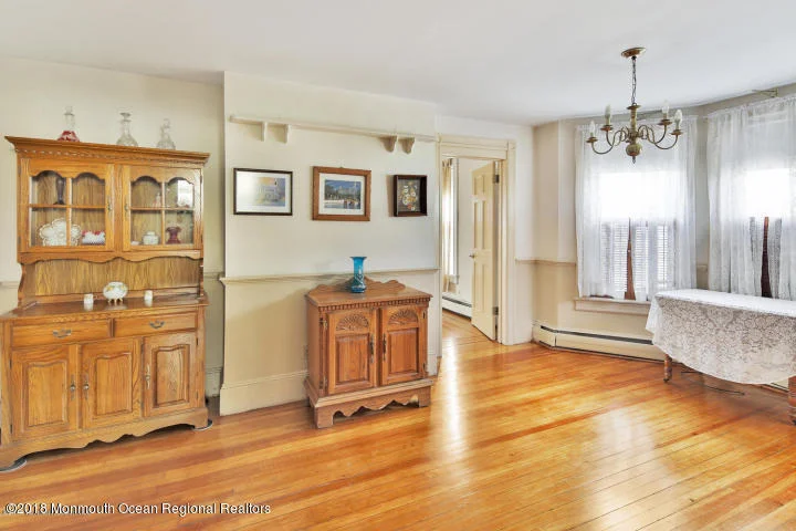 Photo of 147 Broadway