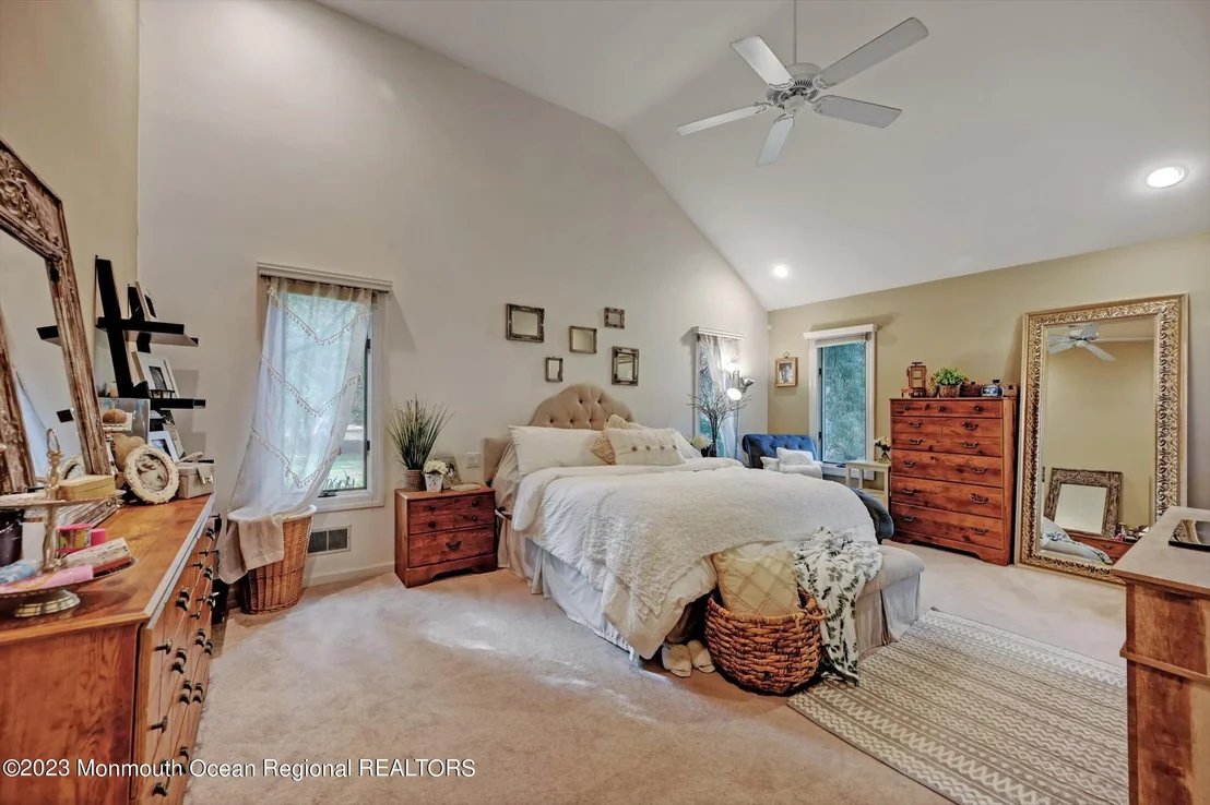 Photo of 897 Fort Plains Road