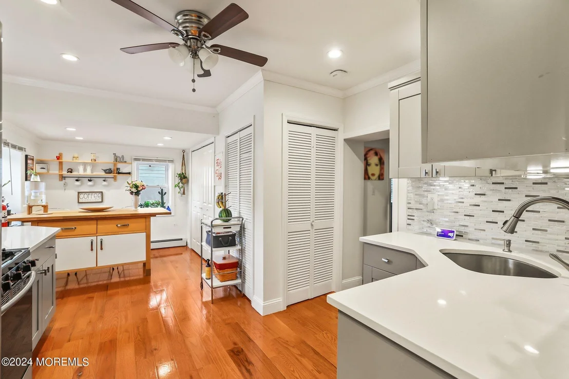 Photo of 785 Lakeshore Drive